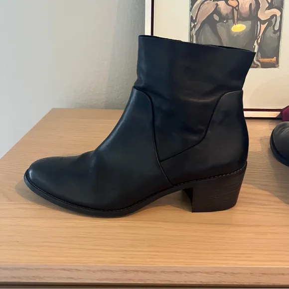Paul Green Suzette Ankle Boots in Black Women’s size 7