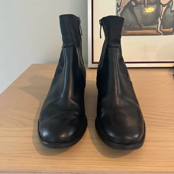 Paul Green Suzette Ankle Boots in Black Women’s size 7