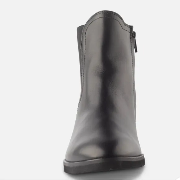 Paul Green Women MINDY BOOT$449.00 size 7.5 US 10 Color — Black Leather