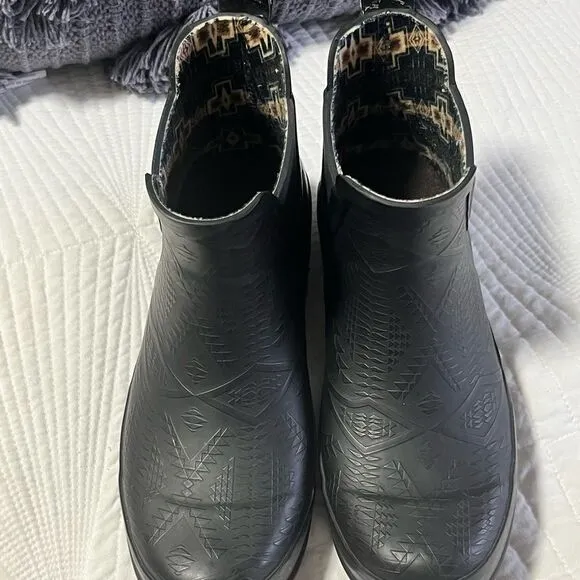 Pendleton Embossed Chelsea Rain Boots