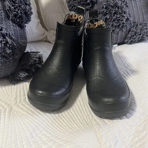 Pendleton Embossed Chelsea Rain Boots