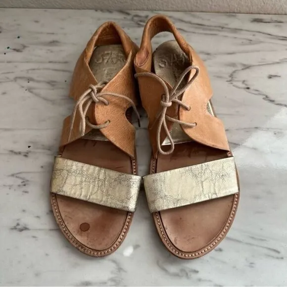 Pep Monjo Emily in Tan / Gold Sandals Size 8