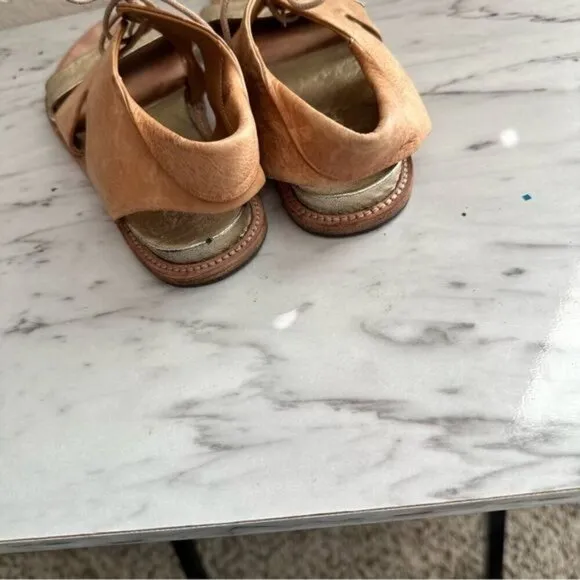 Pep Monjo Emily in Tan / Gold Sandals Size 8