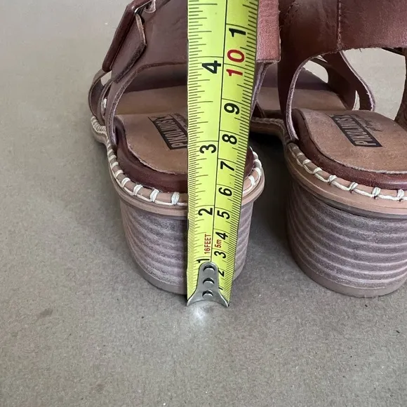 Poplins Women’s Buttery Soft Brown Leather Strappy  Blanes Sandals Size 37