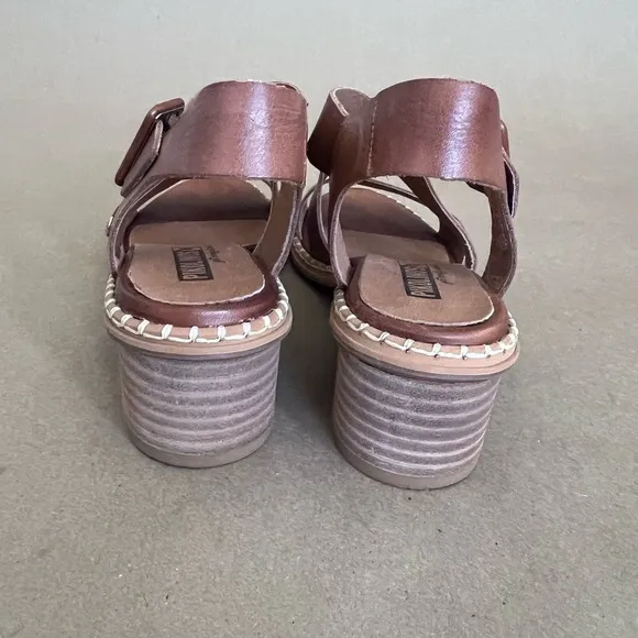 Poplins Women’s Buttery Soft Brown Leather Strappy  Blanes Sandals Size 37