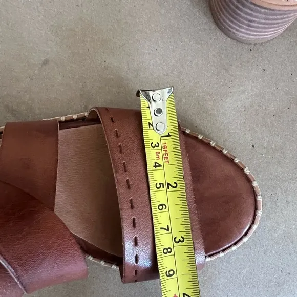 Poplins Women’s Buttery Soft Brown Leather Strappy  Blanes Sandals Size 37