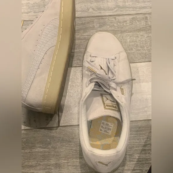 Puma Artistic Leather Used Women’s Tennis Shoes Vintage