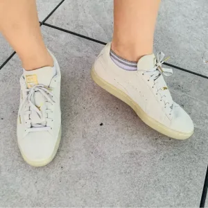 Puma Artistic Leather Used Women’s Tennis Shoes Vintage