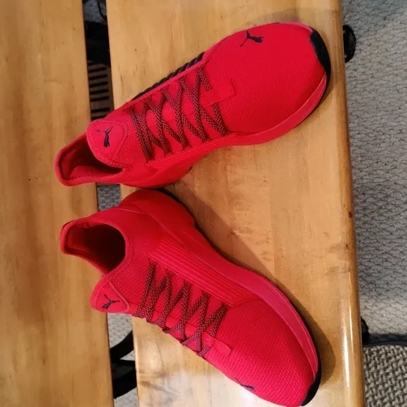 Puma soft ride slip on men's size12 red and black