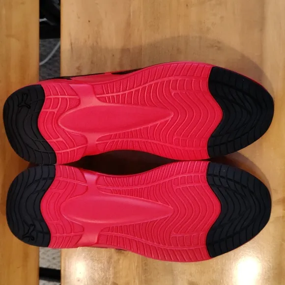 Puma soft ride slip on men's size12 red and black