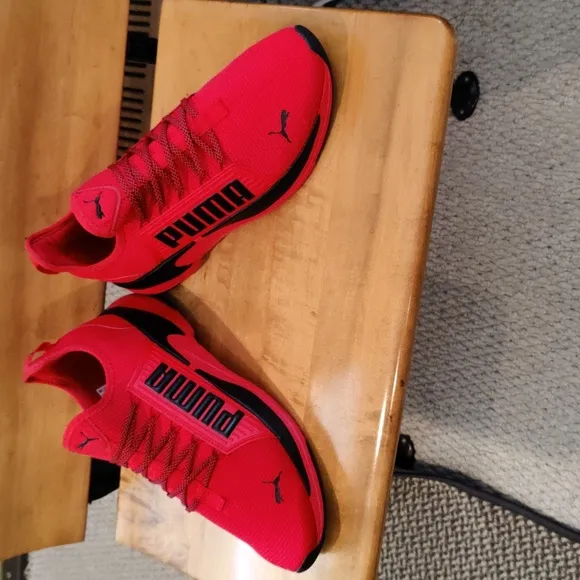 Puma soft ride slip on men's size12 red and black