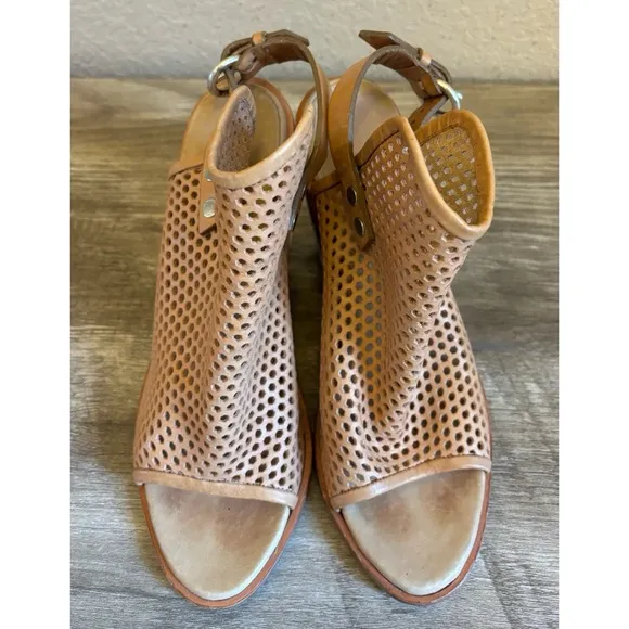Rag &amp; Bone Wyatt Perforated Tan Leather Sandals Made In Italy