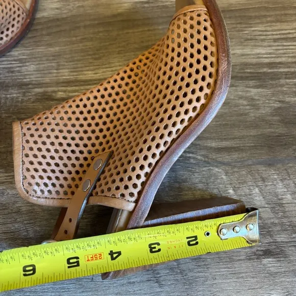 Rag &amp; Bone Wyatt Perforated Tan Leather Sandals Made In Italy