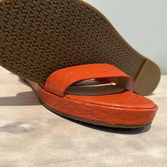 Really Cute Michael Kors Orange Embossed Kaylee Sandals in Size 7.5   NWOB