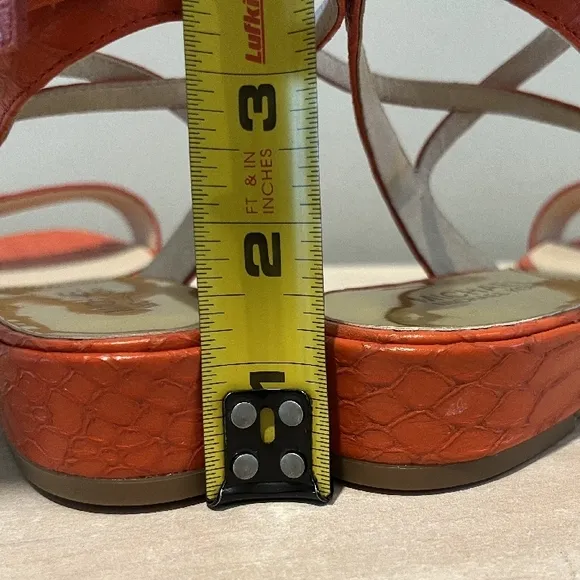 Really Cute Michael Kors Orange Embossed Kaylee Sandals in Size 7.5   NWOB