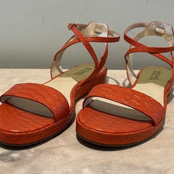 Really Cute Michael Kors Orange Embossed Kaylee Sandals in Size 7.5   NWOB