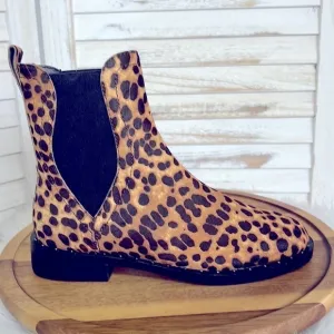 REBECCA MINKOFF l Sabeen Leopard Print Ankle Chelsea Pointed Toe Boot 5.5