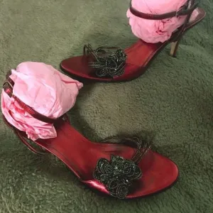 RED BEADED OPEN TOE DRESS SANDALS &quot;PREWORN&quot;
