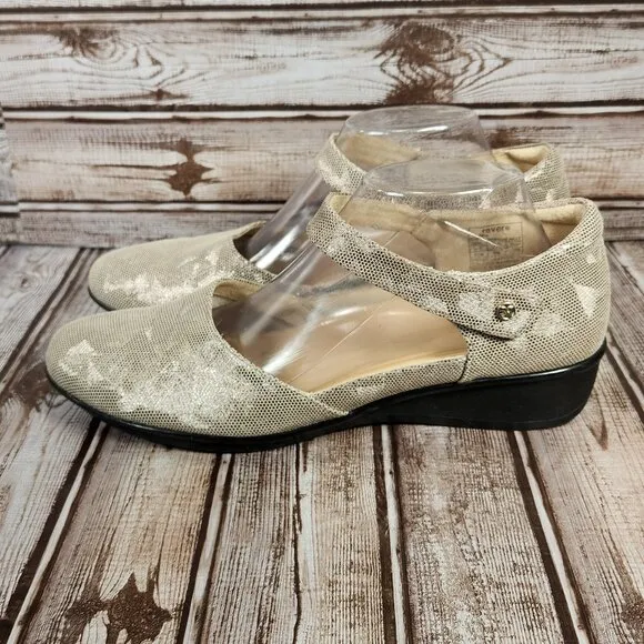 REVERE Osaka Wedge Mary Jane Adj. Women's 11 M Champagne Angle Shoes NWOT