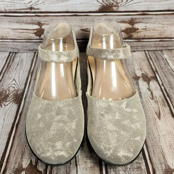 REVERE Osaka Wedge Mary Jane Adj. Women's 11 M Champagne Angle Shoes NWOT