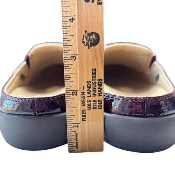 Revitalign Orthotic Patent Leather Mules Clog Siesta Dazzle Womens Sz 9 Burgundy