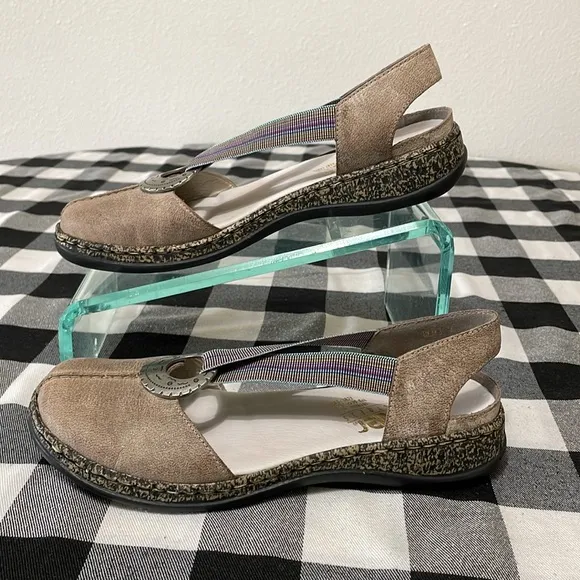 Rieker Daisy Antistress Slingback Closed Toe  Leather Shoes Size 39/8.5-9