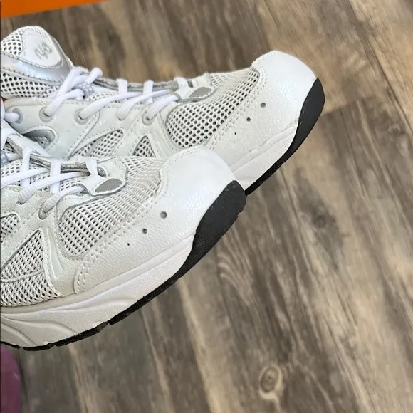 RYKA White Athletic Shoes with Breathable Mesh and Cushioned Sole