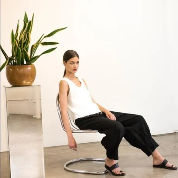SACV ‘Celestun’ Black Leather Sandals with Toe Loop