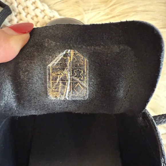 Saint Laurent Women’s Black Leather Sneakers