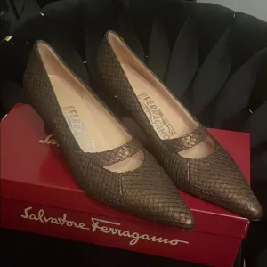 Salvatore Ferragamo Brown/Expresso   Women's Shoes 6.5 NEW