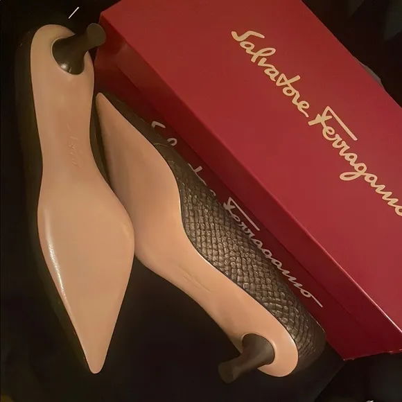 Salvatore Ferragamo Brown/Expresso   Women's Shoes 6.5 NEW