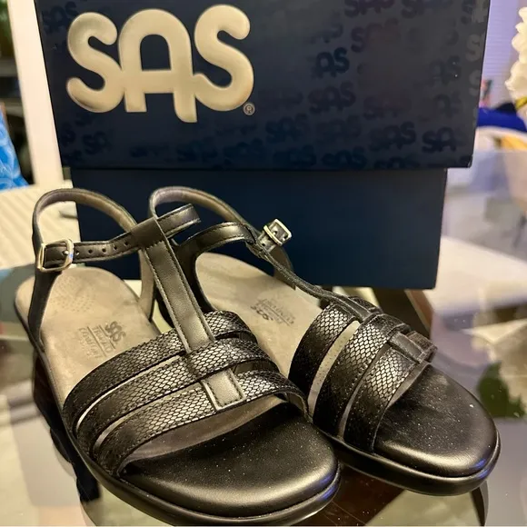 SAS black Woman’s leather sandals - used once