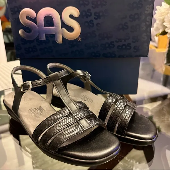 SAS black Woman’s leather sandals - used once