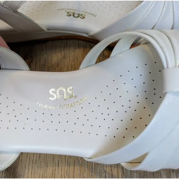 SAS Strippy Patent Leather White Sandal Sz 7 Wedge Heel Quarter Strap Comfort