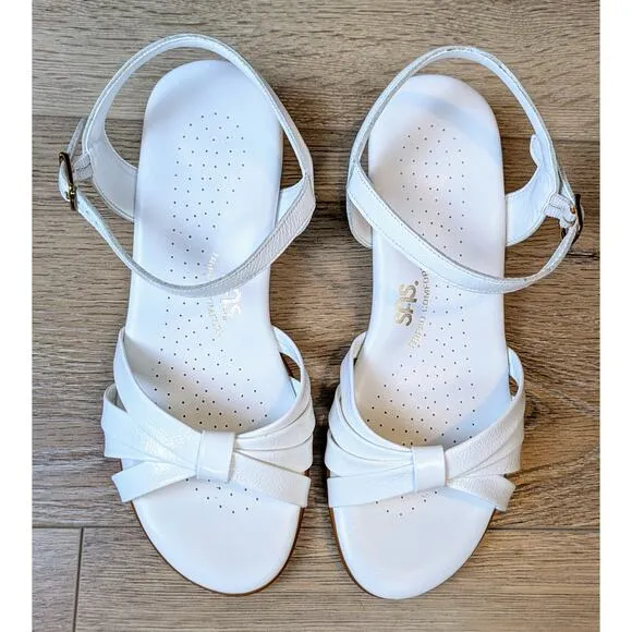 SAS Strippy Patent Leather White Sandal Sz 7 Wedge Heel Quarter Strap Comfort