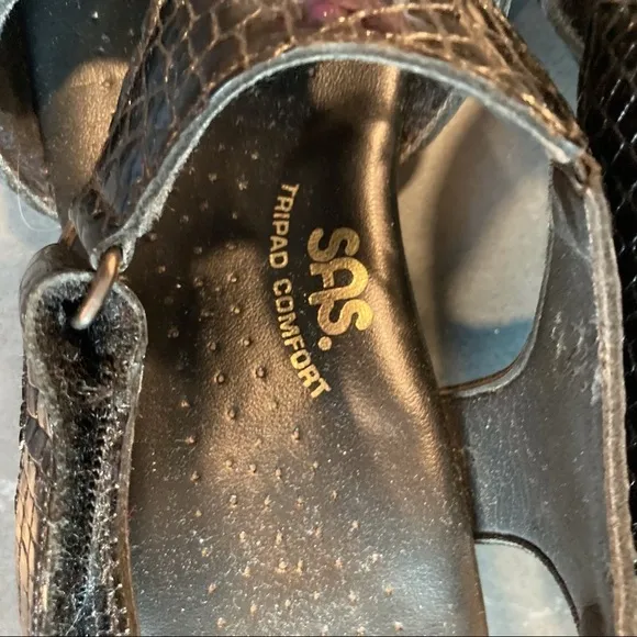 SAS sz 7.5 Suntimer Heel Strap Sandal black patent croc