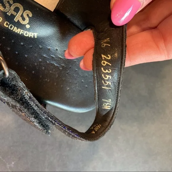 SAS sz 7.5 Suntimer Heel Strap Sandal black patent croc