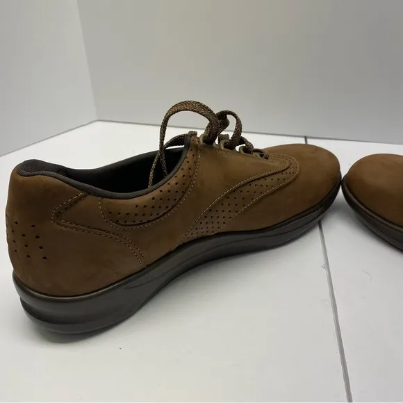 SAS Walk Easy Shoes Women's 9.5N Brown Nubuck Leather Low Comfort Walking
