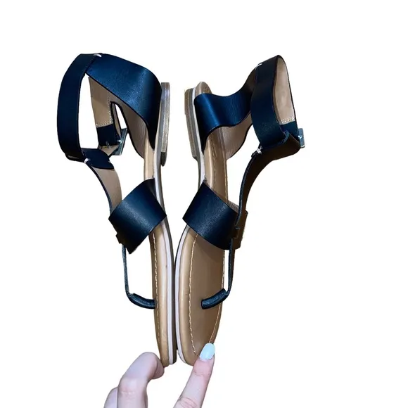 SEE BY CHOLÉ BLACK THONG SANDALS SIZE 39 EU / SIZE US 8