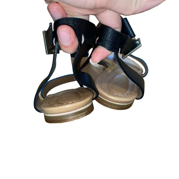 SEE BY CHOLÉ BLACK THONG SANDALS SIZE 39 EU / SIZE US 8
