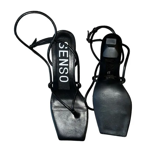 Senso- Women’s Wella-Ebony Black square-toe sandals open toe, mid heel, leather.