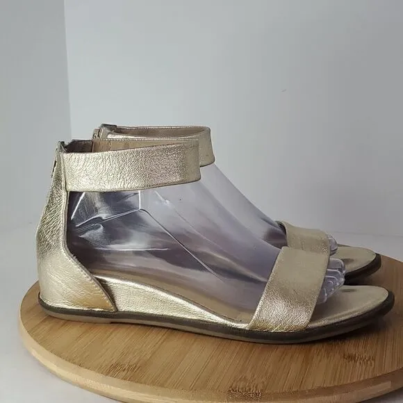 Seychelles Skipper Strapped Metallic Gold Leather Sandals Women's Size 9