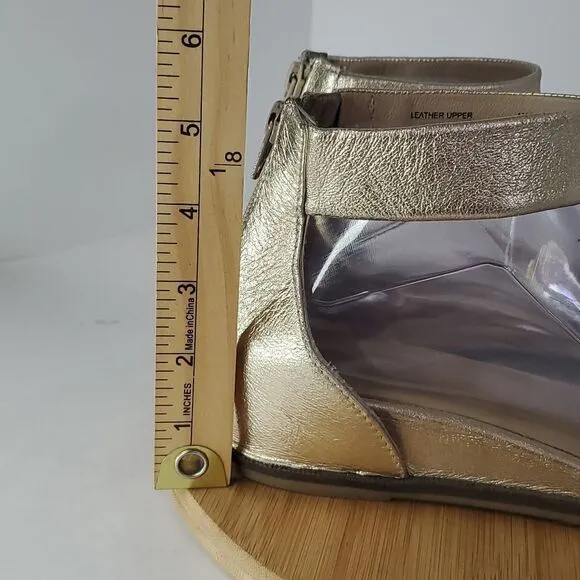 Seychelles Skipper Strapped Metallic Gold Leather Sandals Women's Size 9