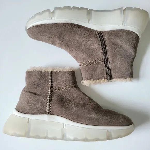 Seychelles Winded Sneaker Boot - taupe suede