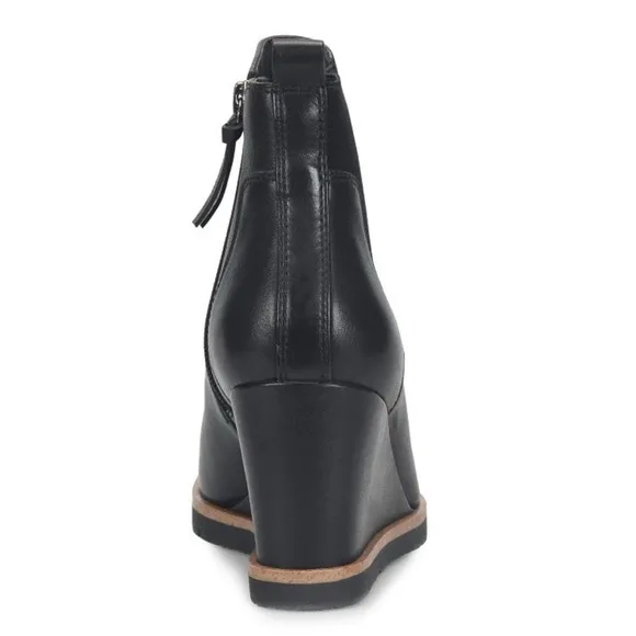Söfft Monica black leather wedge boots sz 7 nwb
