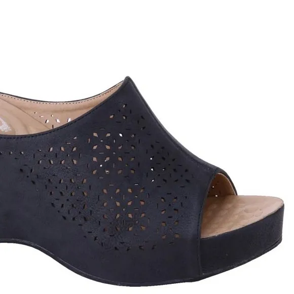 Size 10 Italina Black Cut Out Wedge Scoop Platform Sandal