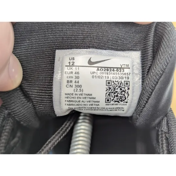 Size 12 Nike Air Max 720 Mens Shoes Black Neon Streaks Athletic Sneakers