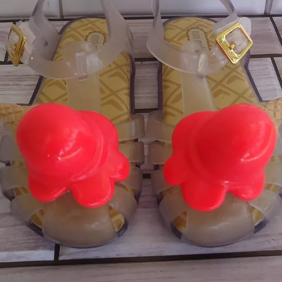 SIZE 3. Mini Melissa girl's jelly sandals.