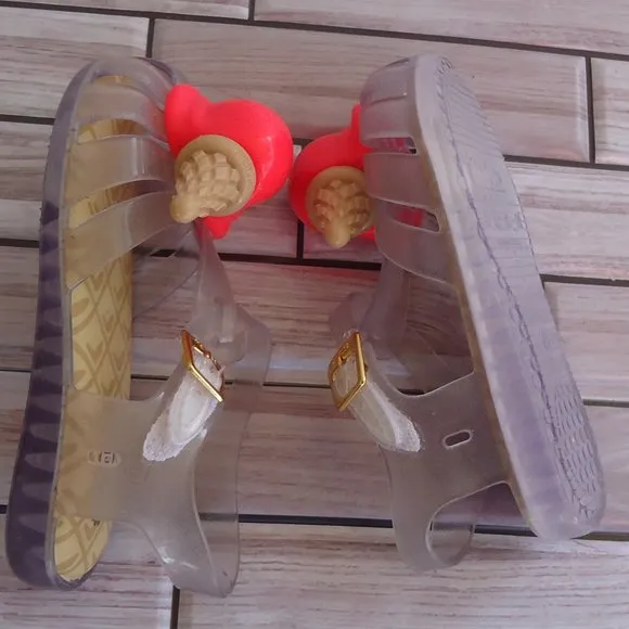 SIZE 3. Mini Melissa girl's jelly sandals.
