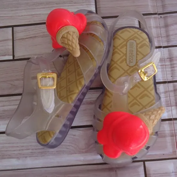 SIZE 3. Mini Melissa girl's jelly sandals.